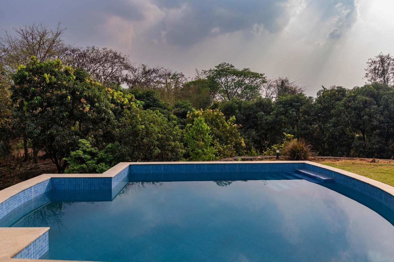 Aqua & Sage By Stayvista - Riverside Villa With Pool & Terrace Karjat Exterior foto