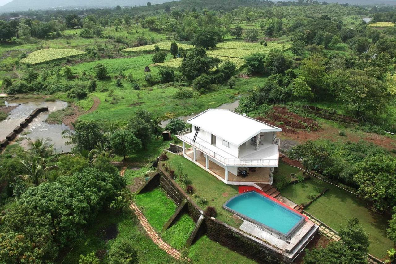 Aqua & Sage By Stayvista - Riverside Villa With Pool & Terrace Karjat Exterior foto